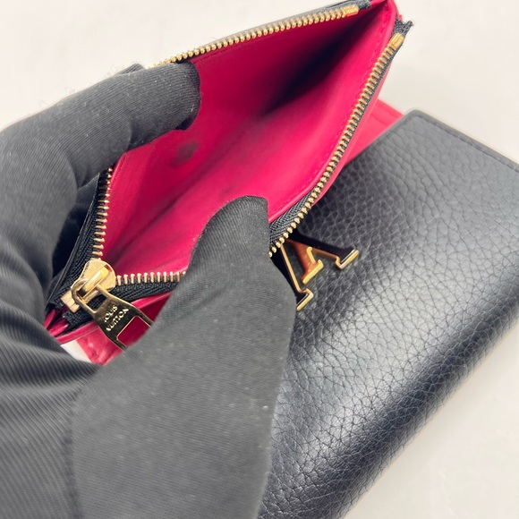Authentic LOUIS VUITTON Portefeuille Capucines Compact Black Leather Wallet Pink - Picture 6 of 12